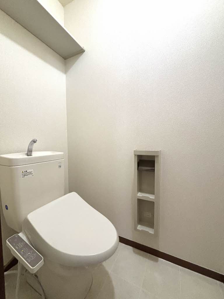 パインクレスト A201号-14