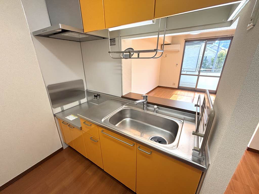 パインクレスト A203号-3