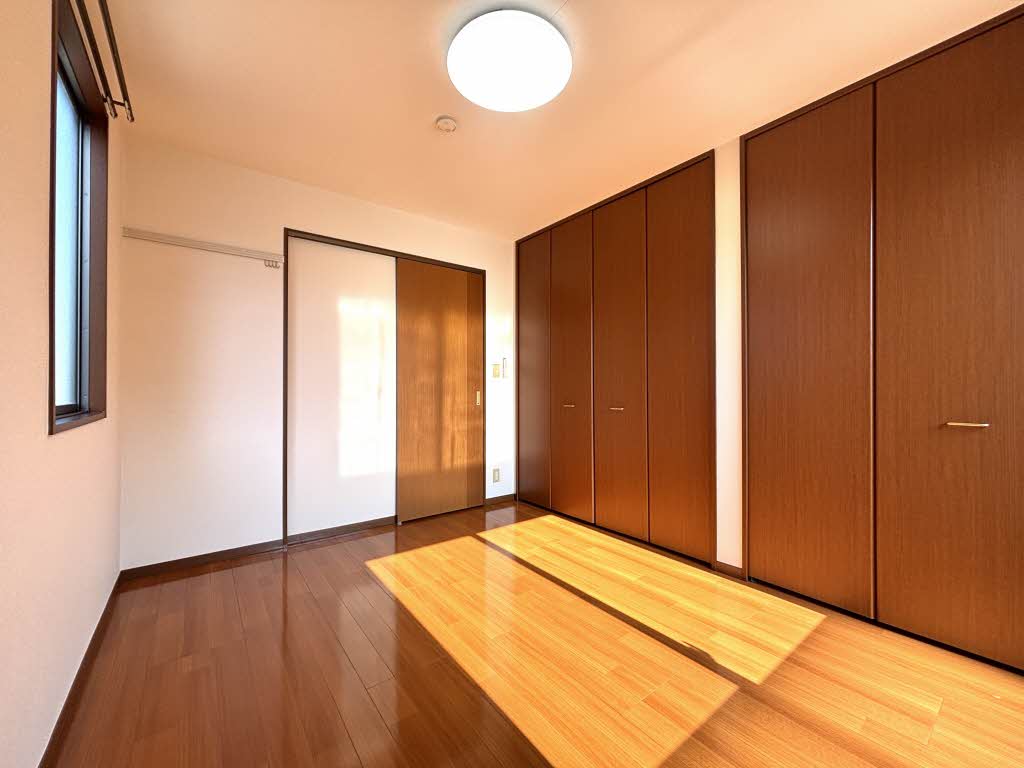 パインクレスト A203号-7