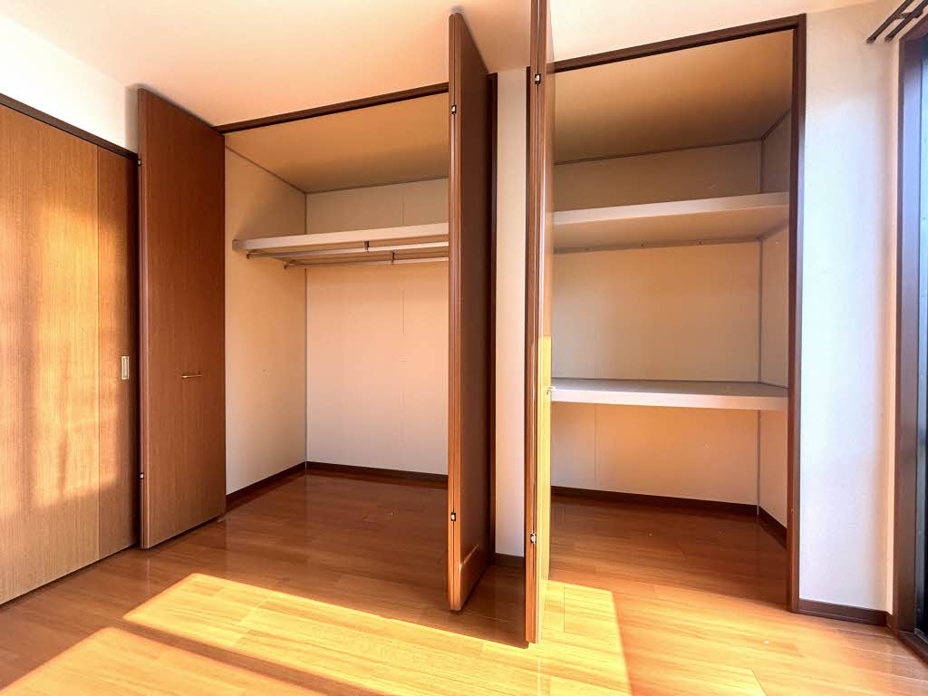 パインクレスト A203号-8