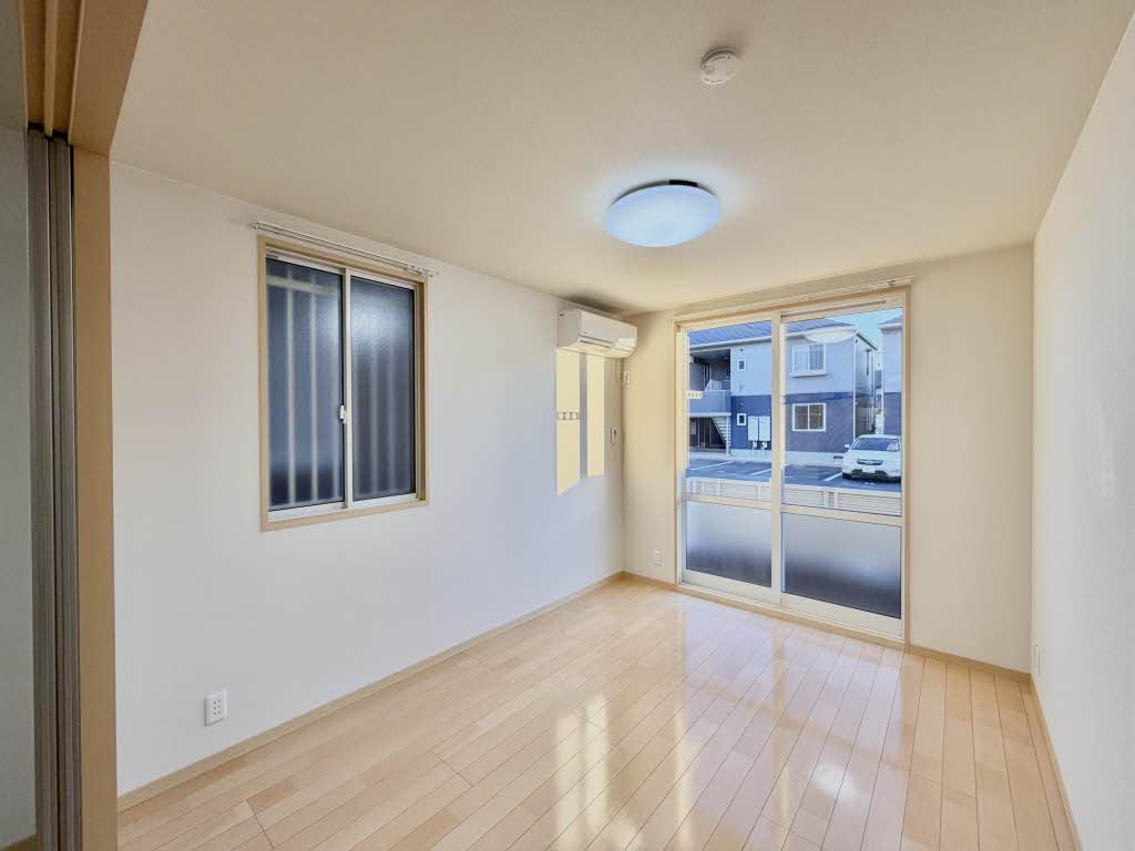 チャーリーズ B102号-3