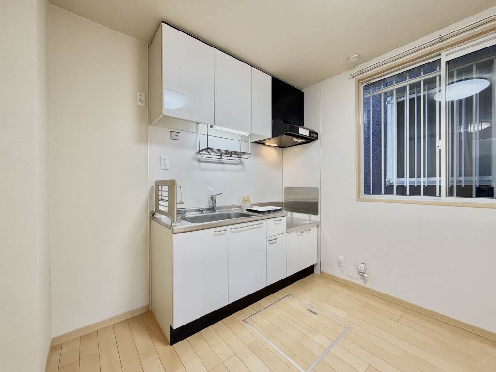 チャーリーズ B102号-4