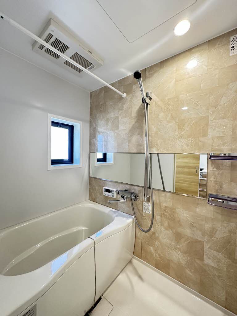 シャーメゾンハンバ C201号-4