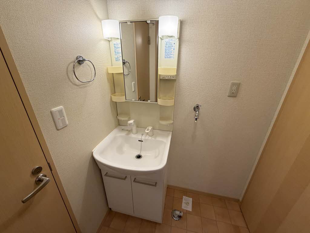 ヴィラ　クオーレ 0201号-5