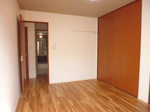 イーストパーク B102号-9