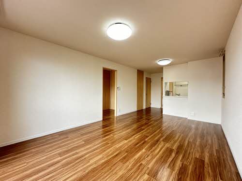 クローバーコート A101号-2