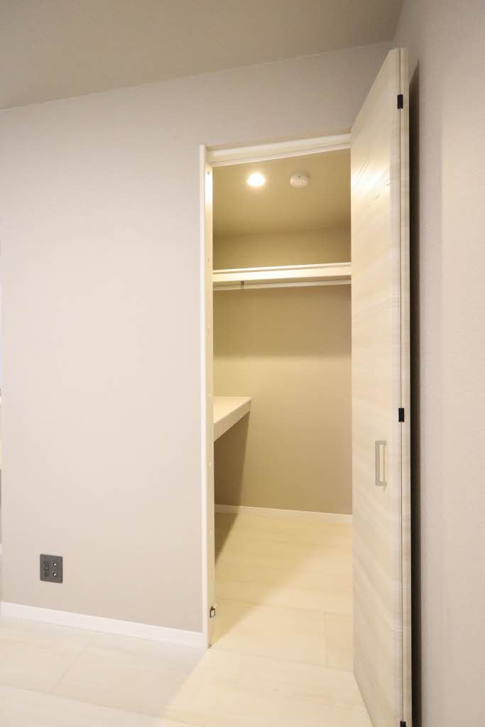 カーサ・レジデンス 0401号-9