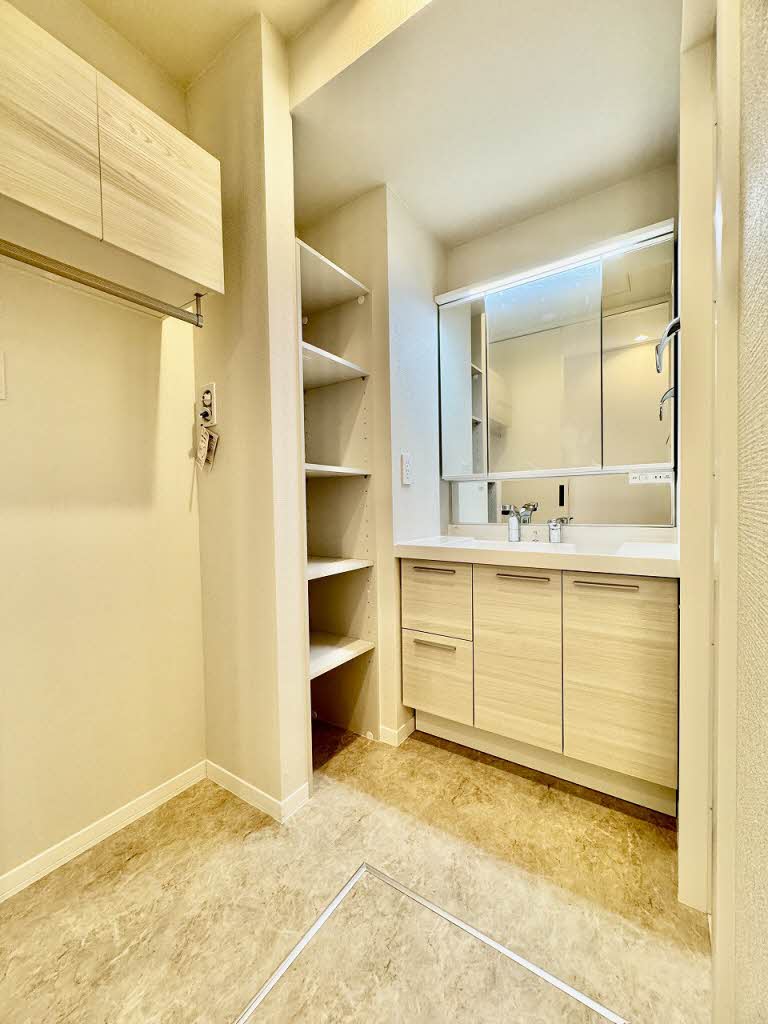 Ｐｒｏｍｅｎａｄｅ西草深 0102号-6