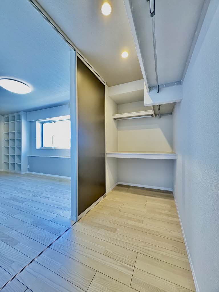 Ｐｒｏｍｅｎａｄｅ西草深 0301号-9