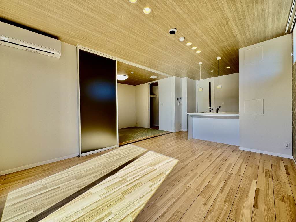 Ｐｒｏｍｅｎａｄｅ西草深 0302号-2