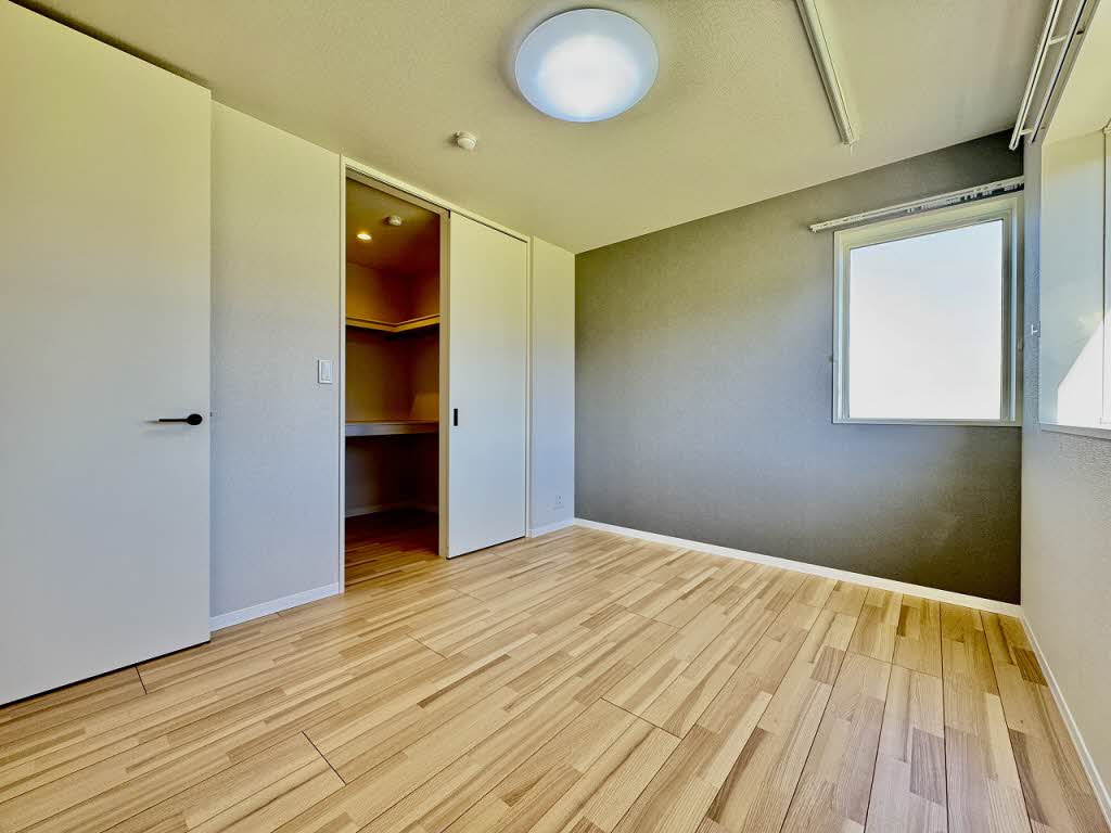 Ｐｒｏｍｅｎａｄｅ西草深 0302号-3