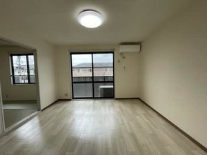 ドムリッチ服部 A201号-3