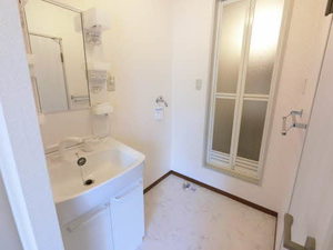 フローレス岩成 0101号-8