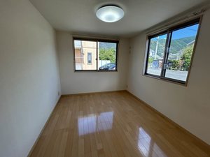 ルミエール沙羅 B101号-3