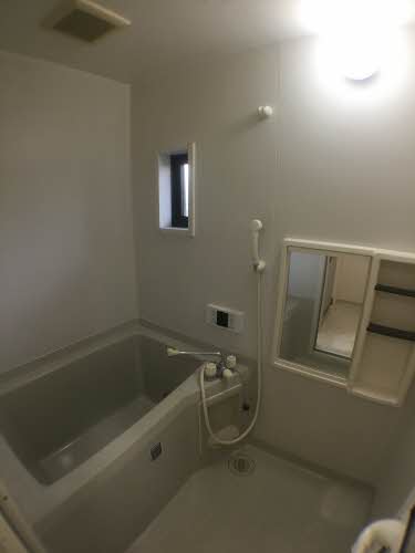 ヴィヴィッドハウス A102号-3