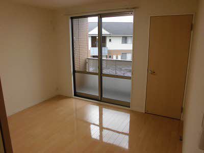 クレストタウン D102号-3