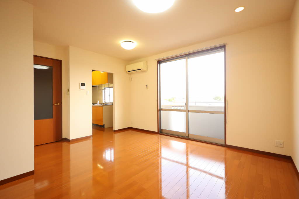 アヴァンティ 0203号-2