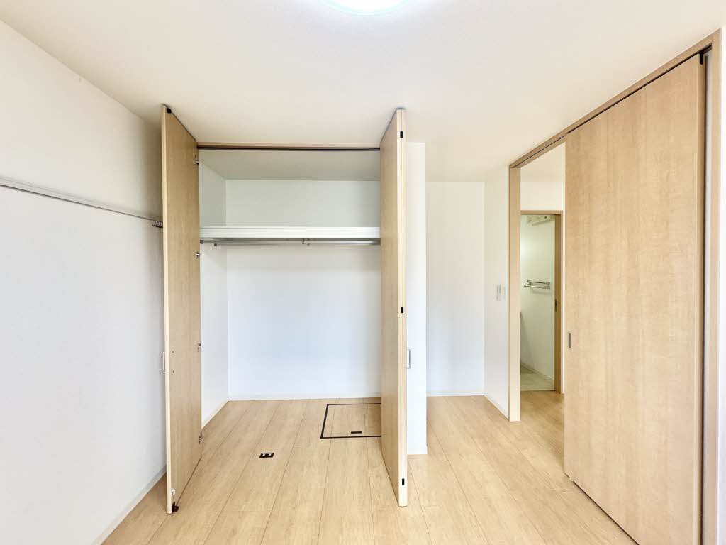 バトー　エメロード A102号-8