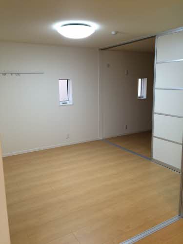 ラグジュアリープレイスタカバタ 0102号-4