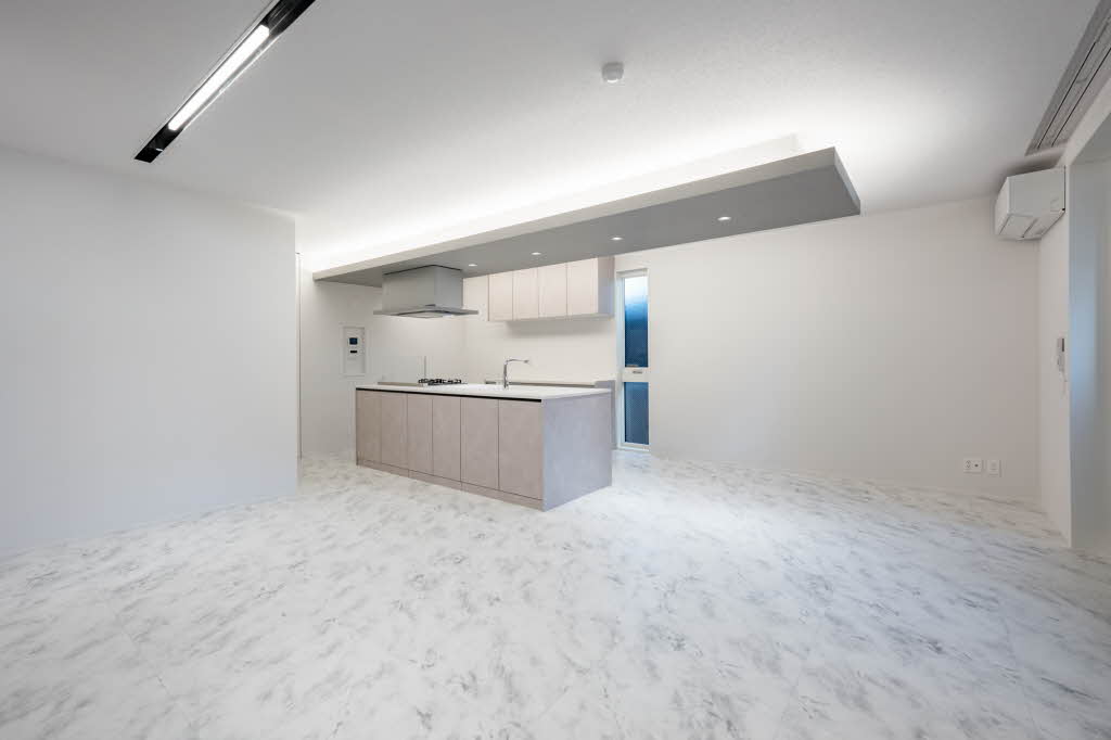 白壁　ＴＨＥ　ＧＡＲＤＥＮ 100号-2