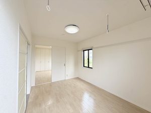 ハッピーコート A102号-5