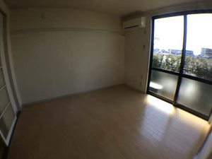 ファミール C102号-8