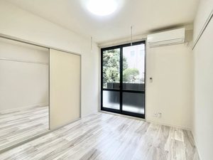 リラ　タカダ 0102号-2