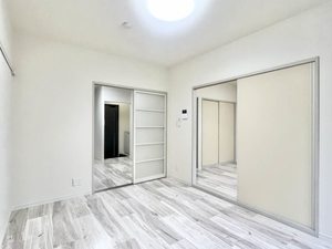 リラ　タカダ 0102号-3