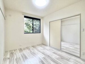 リラ　タカダ 0102号-4