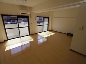 サンモール富吉 A102号-3