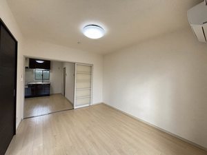 メゾン美果 A102号-11