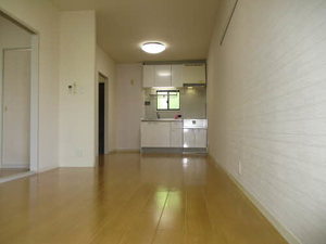 スリーゼハイツ D102号-3