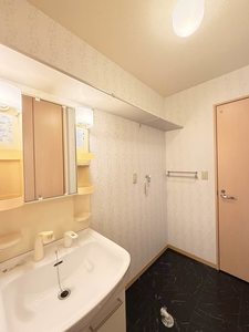 シャローム本郷 C102号-6