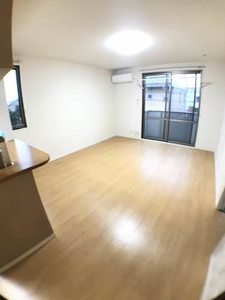 アーバンスクエア E201号-2