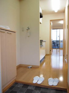 メゾン・エルミオーレ 0202号-3