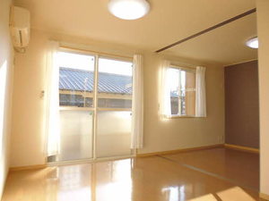 VILLAGE秋葉 D102号-2