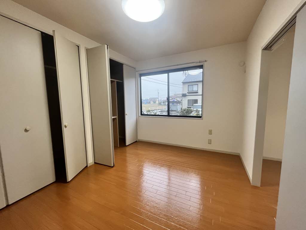 サンピア杭瀬 A102号-4