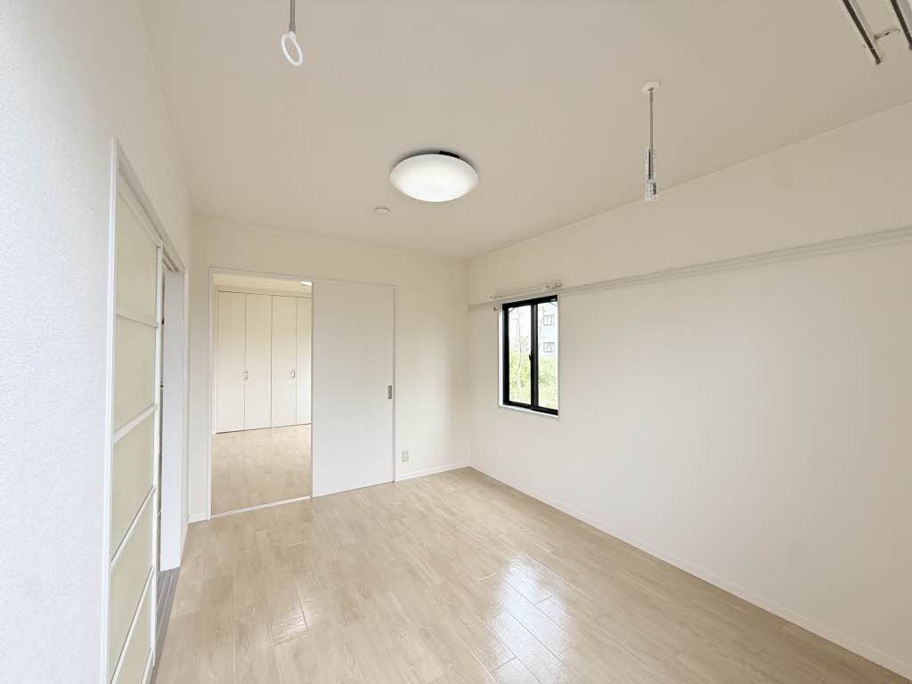 ハッピーコート A102号-5