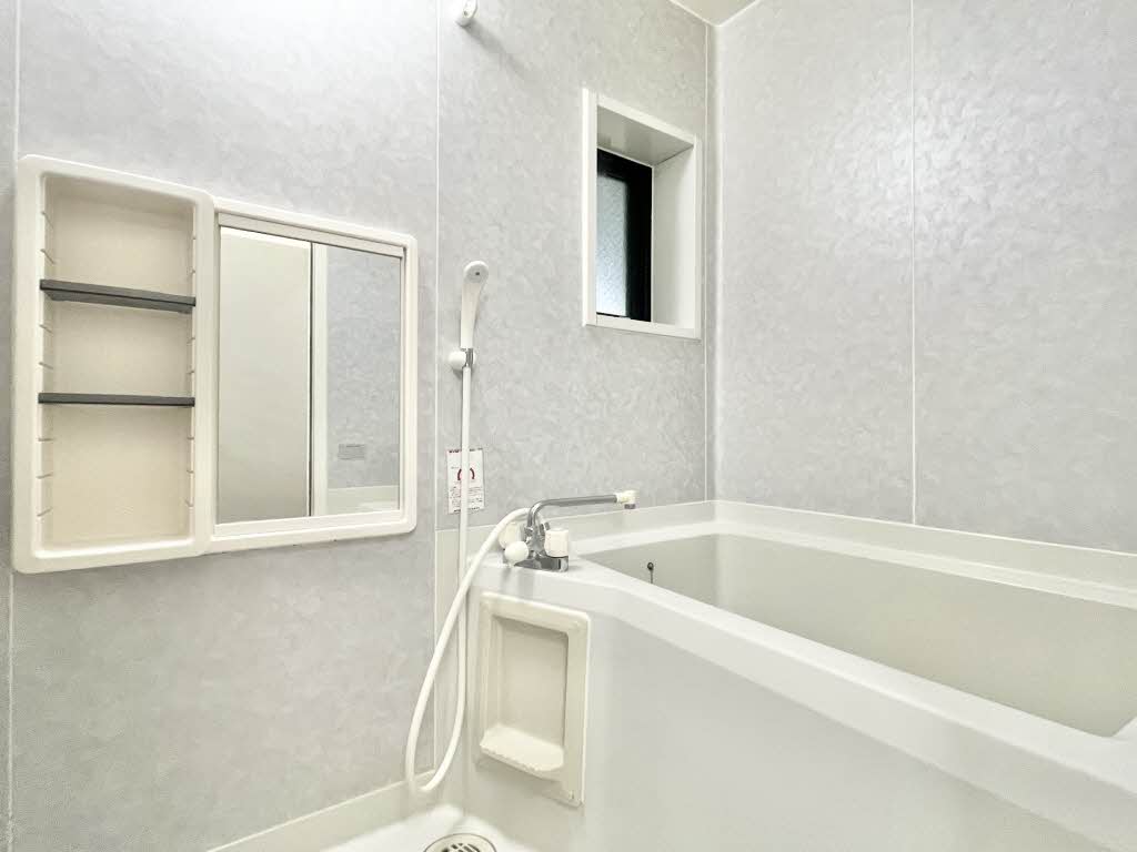 リラ　タカダ 0102号-9