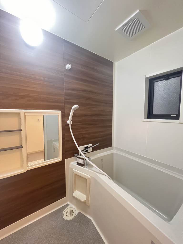 ファミールアサノ A102号-9