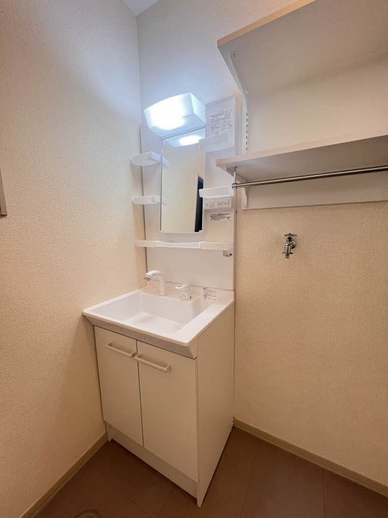 ファミールアサノ A102号-10