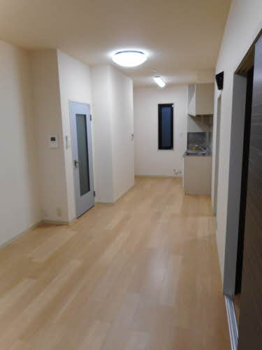 ハイタウン日の出 A102号-2