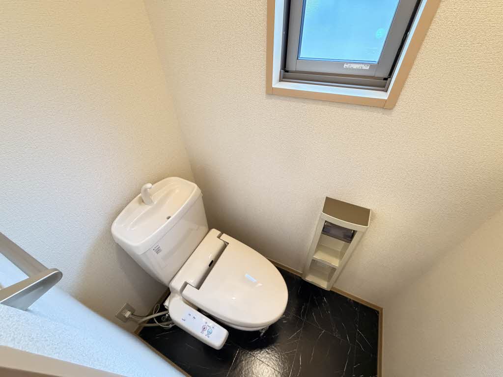 シャローム本郷 C102号-9