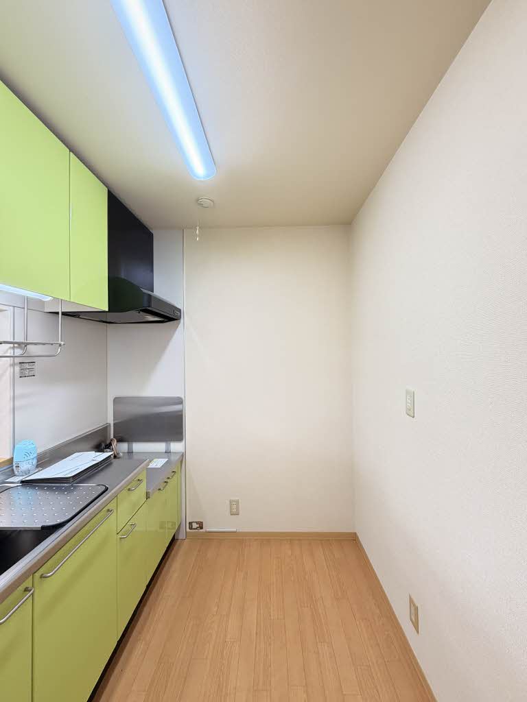 シャローム本郷 C102号-14