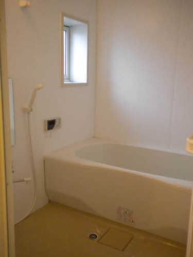 メゾンソラーナ A102号-2