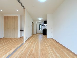 グリーンステージしんさかえ A102号-2