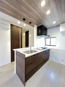 メゾンルミエール A202号-3