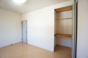 フォーレスこみど A102号-8