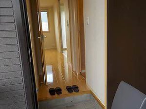 フローラ新田塚 A102号-2