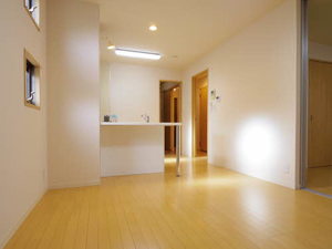 ウエスト　サイド　ガーデンＥ 000F号-2